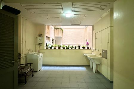 Apartamento à venda com 241m², 4 quartos e 1 vagaÁrea de Serviço