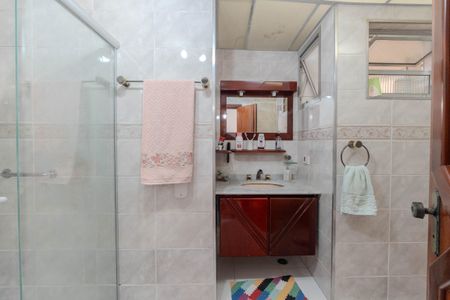 Apartamento à venda com 104m², 3 quartos e 2 vagas Apartamento à venda com 104m², 3 quartos e 2 vagasBanheiro da Suíte