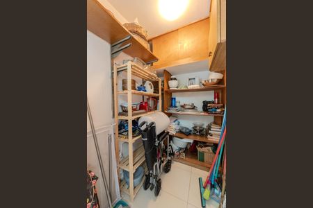 Apartamento à venda com 104m², 3 quartos e 2 vagas Apartamento à venda com 104m², 3 quartos e 2 vagasQuarto de Serviço