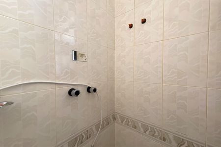 Casa à venda com 361m², 5 quartos e 8 vagas Casa à venda com 361m², 5 quartos e 8 vagasBanheiro Social