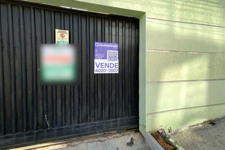 Casa à venda com 361m², 5 quartos e 8 vagas Casa à venda com 361m², 5 quartos e 8 vagasPlaca instalada