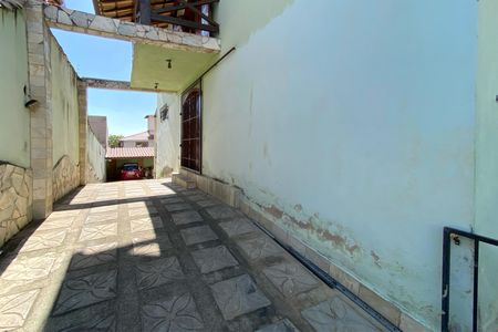 Casa à venda com 361m², 5 quartos e 8 vagas Casa à venda com 361m², 5 quartos e 8 vagasGaragem