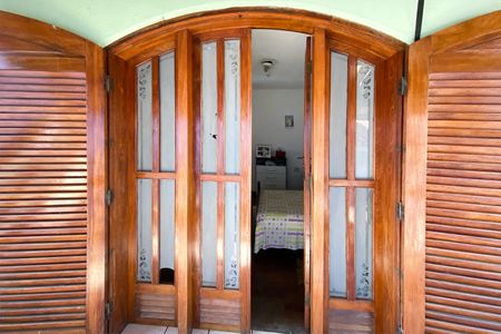 Casa à venda com 361m², 5 quartos e 8 vagas Casa à venda com 361m², 5 quartos e 8 vagasVaranda da Suíte