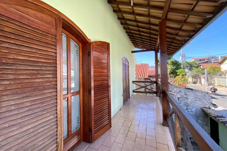 Casa à venda com 361m², 5 quartos e 8 vagas Casa à venda com 361m², 5 quartos e 8 vagasVaranda dos Quartos