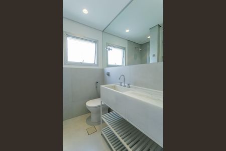 Apartamento à venda com 70m², 2 quartos e 1 vaga Apartamento à venda com 70m², 2 quartos e 1 vagaBanheiro da Suíte 2