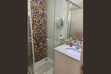 Banheiro de apartamento para alugar com 3 quartos, 74m² em Jardim Sabara, São Paulo