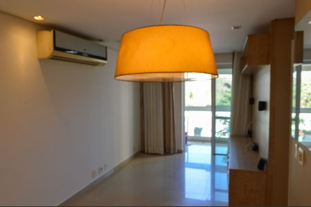 Apartamento à venda com 68m², 2 quartos e 2 vagasSala