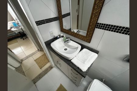 Casa à venda com 98m², 3 quartos e 1 vagaBanheiro