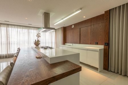 Apartamento à venda com 166m², 4 quartos e 4 vagasÁrea comum - Salão de festas