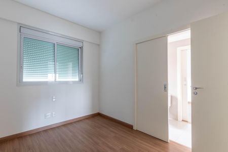 Apartamento à venda com 166m², 4 quartos e 4 vagasQuarto 2