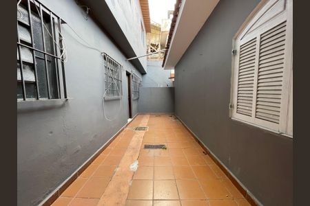Casa para alugar com 50m², 1 quarto e 1 vaga Casa para alugar com 50m², 1 quarto e 1 vagaQuintal