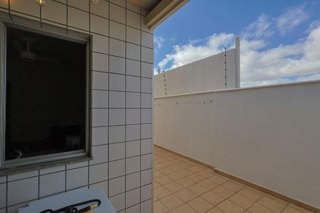 Apartamento à venda com 110m², 3 quartos e 2 vagas Apartamento à venda com 110m², 3 quartos e 2 vagasVaranda