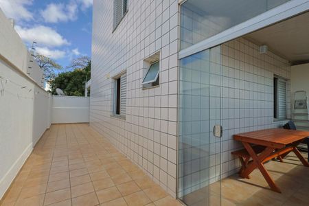 Apartamento à venda com 110m², 3 quartos e 2 vagas Apartamento à venda com 110m², 3 quartos e 2 vagasVaranda