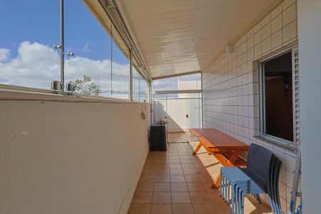 Apartamento à venda com 110m², 3 quartos e 2 vagas Apartamento à venda com 110m², 3 quartos e 2 vagasÁrea de Serviço