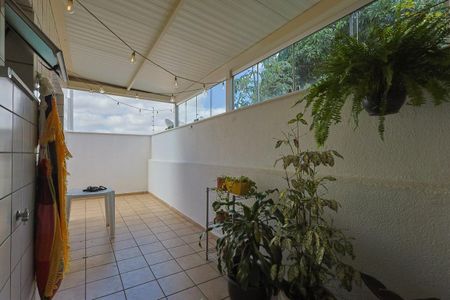 Apartamento à venda com 110m², 3 quartos e 2 vagas Apartamento à venda com 110m², 3 quartos e 2 vagasVaranda