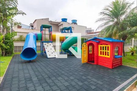 Apartamento à venda com 121m², 3 quartos e 2 vagasÁrea comum - Playground
