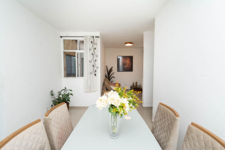 Apartamento à venda com 72m², 2 quartos e 1 vaga Apartamento à venda com 72m², 2 quartos e 1 vagaSala de Jantar e TV