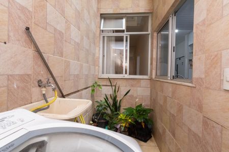 Apartamento à venda com 72m², 2 quartos e 1 vaga Apartamento à venda com 72m², 2 quartos e 1 vagaÁrea de Serviço