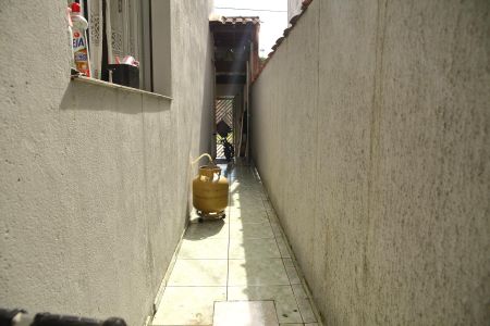 Casa à venda com 113m², 2 quartos e sem vagaQuintal lateral