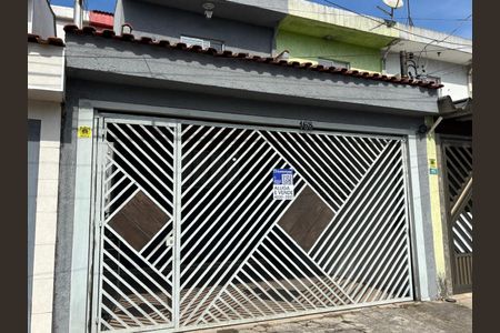 Casa à venda com 113m², 2 quartos e sem vaga Casa à venda com 113m², 2 quartos e sem vagaFachada