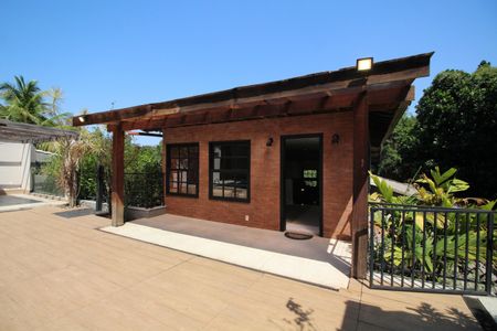 Casa de condomínio à venda com 600m², 7 quartos e 1 vagaFrente