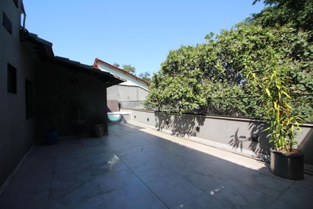 Casa de condomínio à venda com 600m², 7 quartos e 1 vagaVaranda