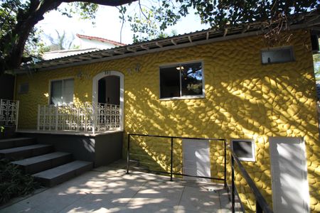 Casa de condomínio à venda com 600m², 7 quartos e 1 vagaCasa de Hospedes