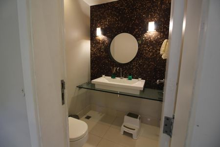 Casa de condomínio à venda com 600m², 7 quartos e 1 vagaLavabo