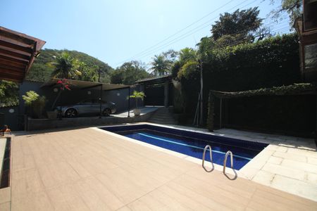 Casa de condomínio à venda com 600m², 7 quartos e 1 vagaFrente