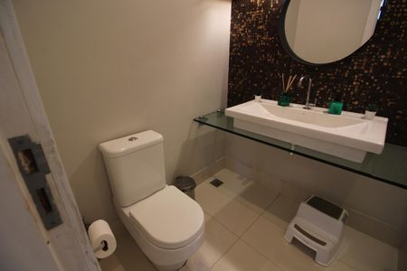 Casa de condomínio à venda com 600m², 7 quartos e 1 vagaLavabo