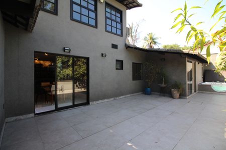 Casa de condomínio à venda com 600m², 7 quartos e 1 vagaVaranda