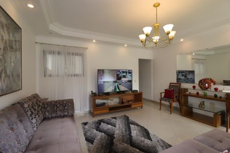 Casa à venda com 209m², 3 quartos e 7 vagasSala