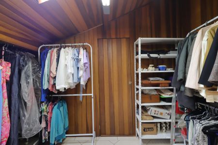 Casa à venda com 209m², 3 quartos e 7 vagasCloset