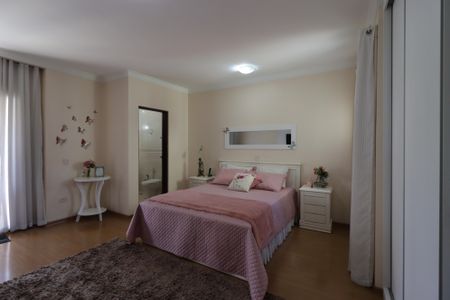 Casa à venda com 209m², 3 quartos e 7 vagasSuíte 3