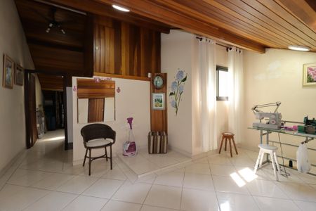 Casa à venda com 209m², 3 quartos e 7 vagasAteliê