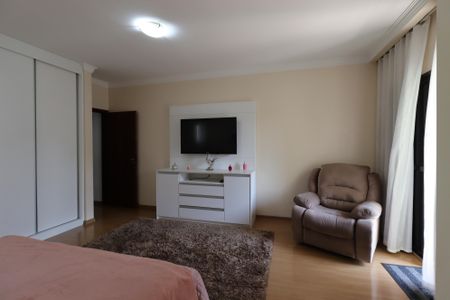 Casa à venda com 209m², 3 quartos e 7 vagasSuíte 3