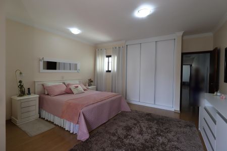 Casa à venda com 209m², 3 quartos e 7 vagasSuíte 3