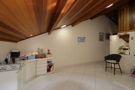 Casa à venda com 209m², 3 quartos e 7 vagasAteliê