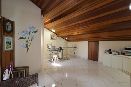 Casa à venda com 209m², 3 quartos e 7 vagasAteliê