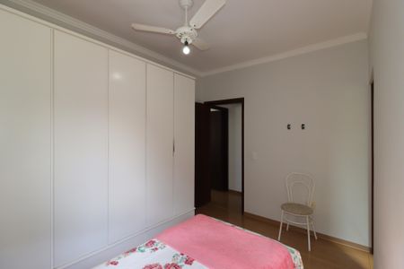 Casa à venda com 209m², 3 quartos e 7 vagasSuíte 2