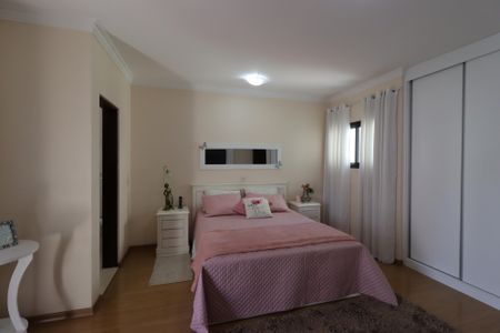 Casa à venda com 209m², 3 quartos e 7 vagasSuíte 3