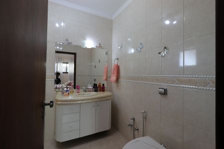 Casa à venda com 209m², 3 quartos e 7 vagasBanheiro da Suíte 3