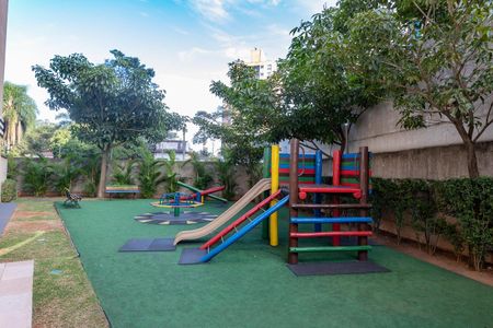 Apartamento à venda com 70m², 3 quartos e 2 vagas Apartamento à venda com 70m², 3 quartos e 2 vagasÁrea comum - Playground