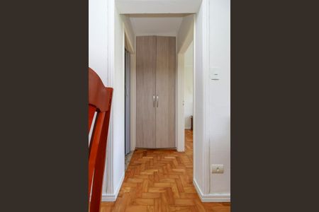 Apartamento à venda com 58m², 1 quarto e sem vaga Apartamento à venda com 58m², 1 quarto e sem vagaCorredor