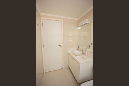 Apartamento à venda com 69m², 2 quartos e sem vaga Apartamento à venda com 69m², 2 quartos e sem vagaBanheiro Social