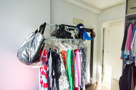 Apartamento à venda com 155m², 4 quartos e sem vaga Apartamento à venda com 155m², 4 quartos e sem vagaCloset Suíte 2