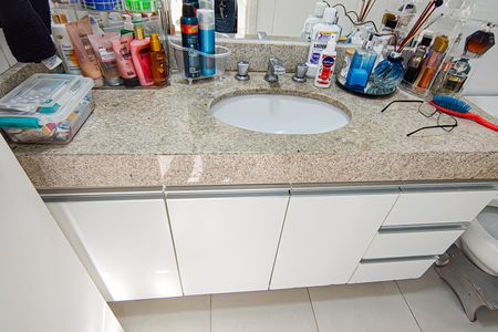 Apartamento à venda com 155m², 4 quartos e sem vaga Apartamento à venda com 155m², 4 quartos e sem vagaBanheiro da Suíte 3