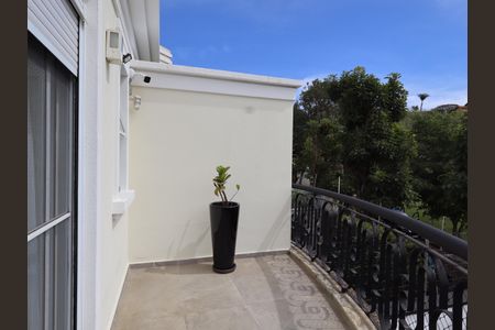 Casa de condomínio à venda com 380m², 3 quartos e 4 vagasVaranda da Suíte 3