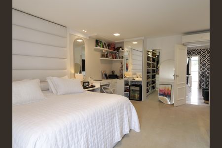 Casa de condomínio à venda com 380m², 3 quartos e 4 vagasSuíte 3