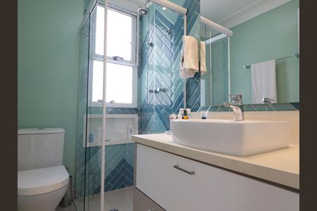 Casa de condomínio à venda com 380m², 3 quartos e 4 vagasBanheiro da Suíte 2